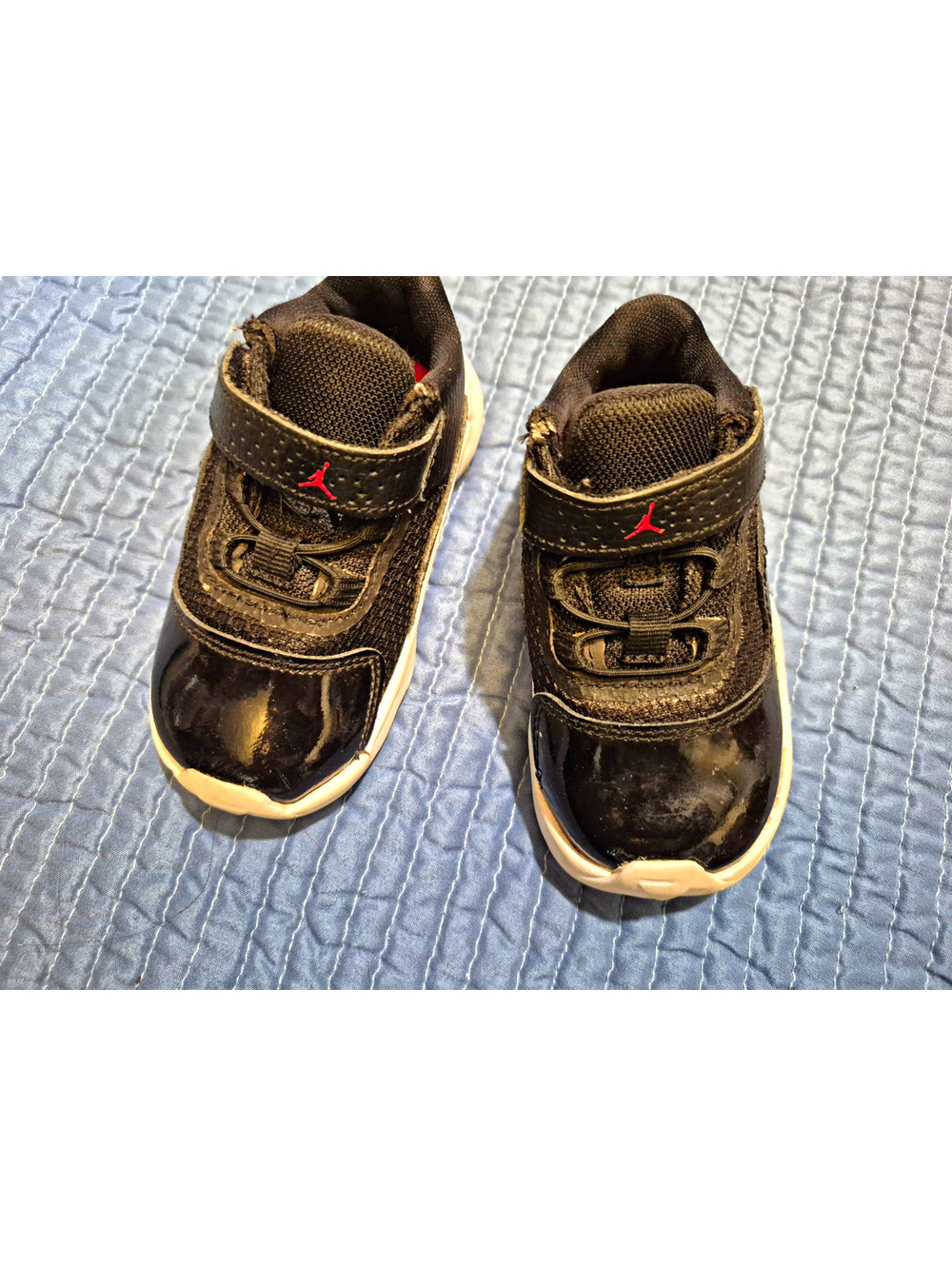 Jordan 11 CMFT Toddler Sneaker Black/White/Red 6 CZ0906-005